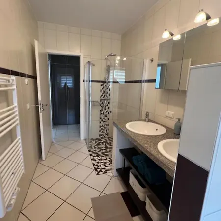 Luxurioeses Hafencity 로스토크